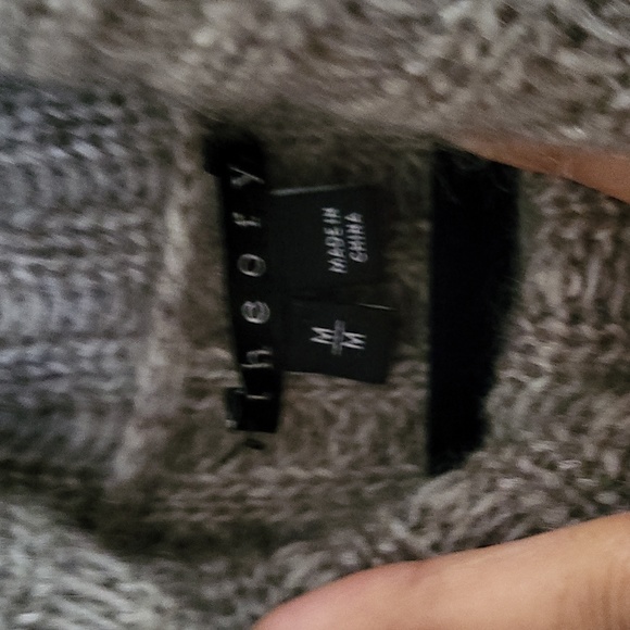 Theory Soft Wool Sweater Vest - Picture 4 of 5